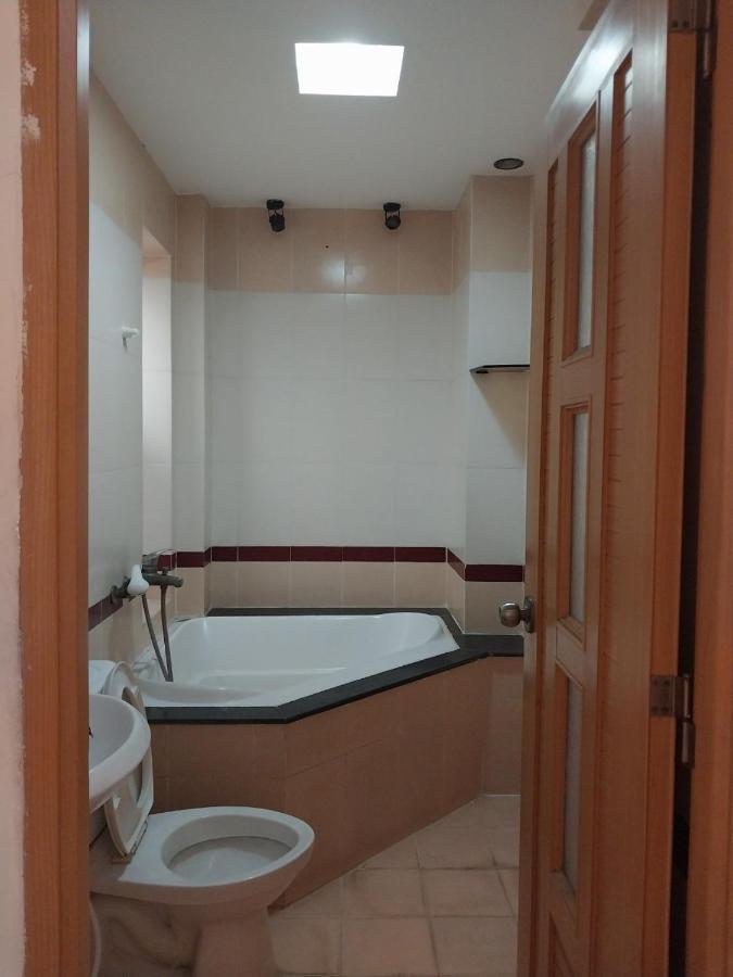Khach San Mai Hoang 2 Hotel โฮจิมินห์ซิตี้ ภายนอก รูปภาพ